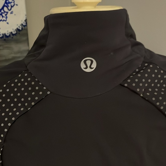Lululemon Running Jacket - Picture 3 of 4